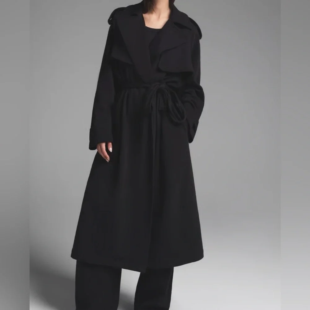 SKIMS Boyfriend Fleece Trench Coat - Picture 8 of 9